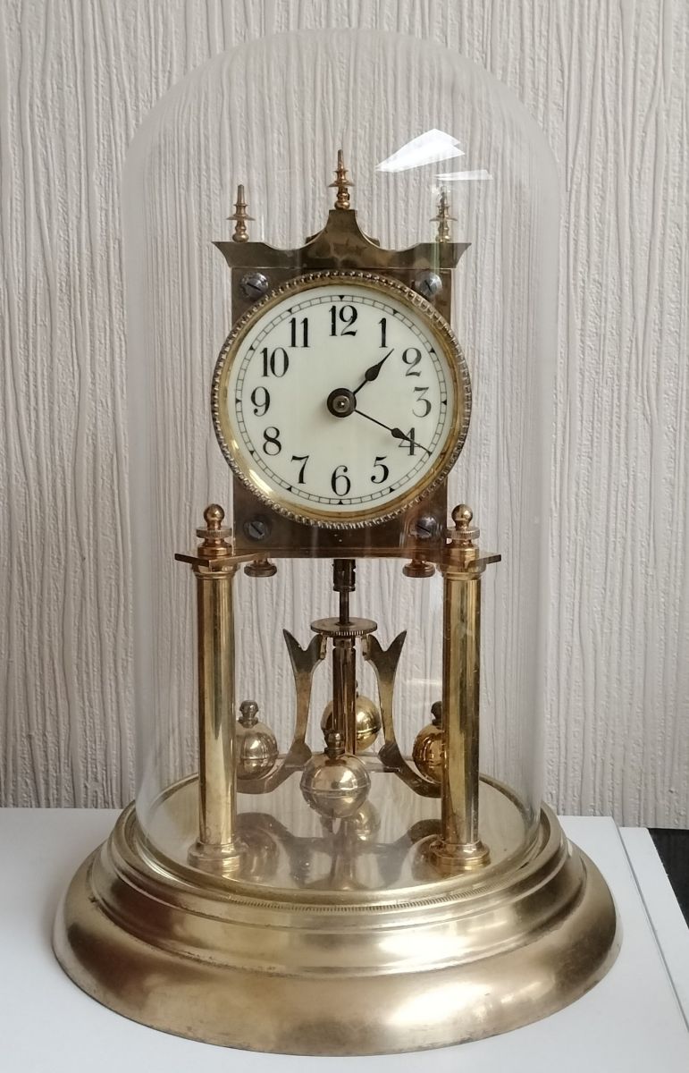 ​300Day Anniversary Clock 4 Balls