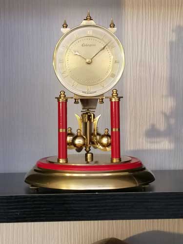 Red 400 Day Clock