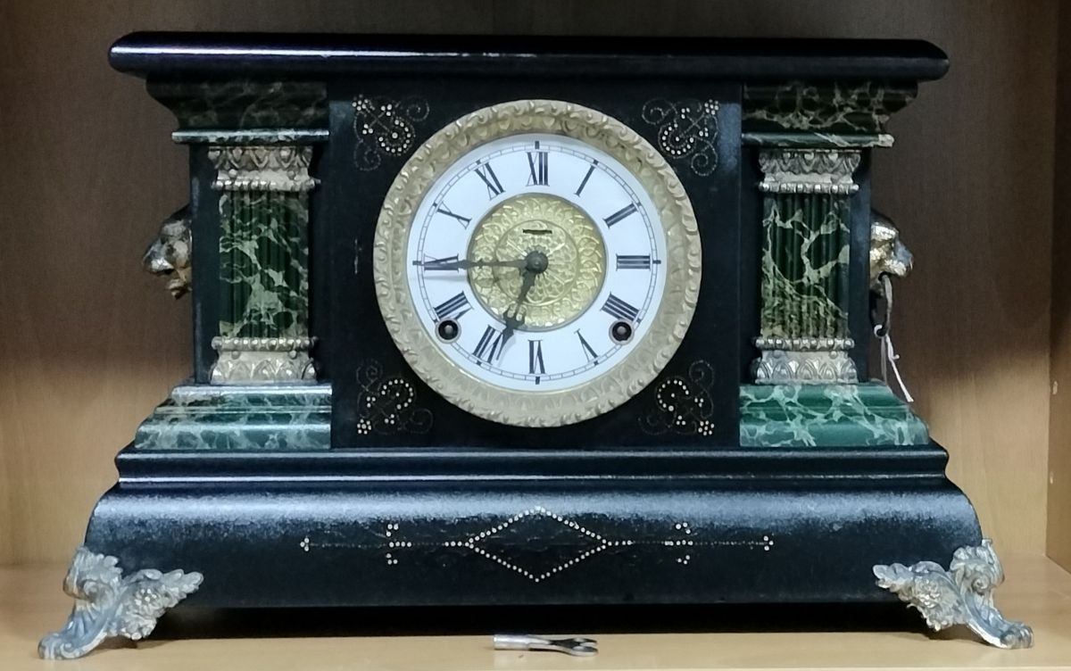 Black wooden Sessions Mantle clock