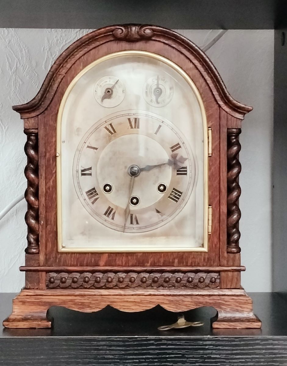Eluxa Mantle Clock with double bell strike​